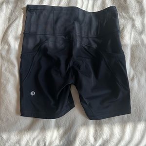 Lululemon like new - biker shorts, size 6